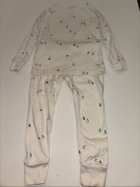 Colored Organics Cream Pajama Set with Small Blue Penguin & Star Motifs